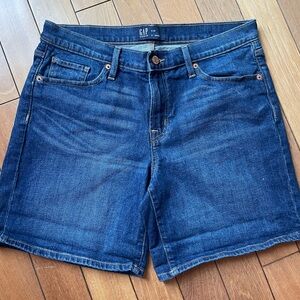 Woman’s Gap 8/29 Denim Short